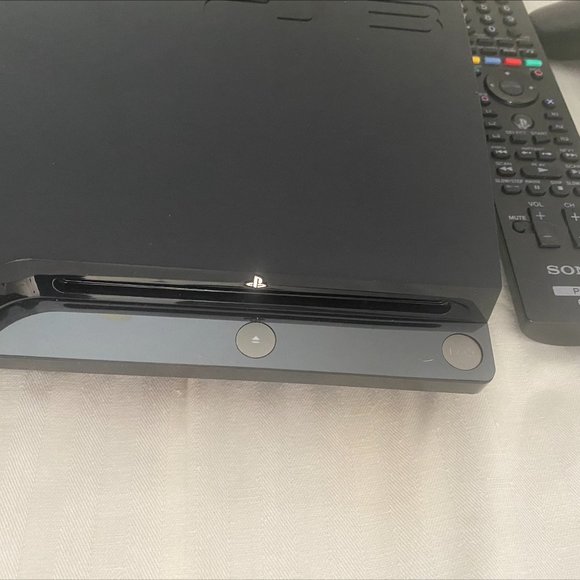 PlayStation 3 Console Slim 2001a, 160gb hdd and media remote - Picture 3 of 3